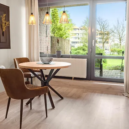 Ankerplatz 2 - Hafenblick, Parkplatz, Modern Appartement Bad Zwischenahn